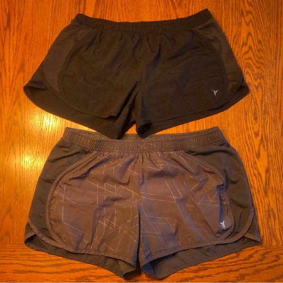 Old Navy Pants - Women’s Old Navy Gray and Black Athletic Shorts Size Medium - 2 Pairs